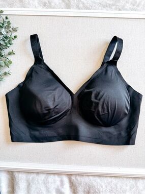 Eby Black Seamless Wireless Bra Removable Pads Size LDD